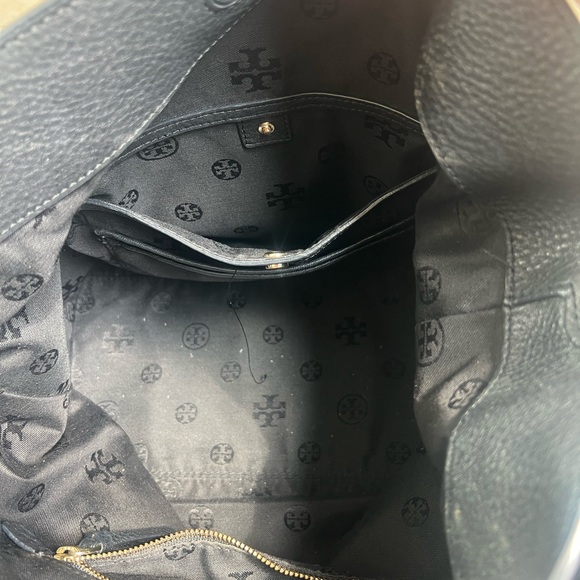 Tory Burch THEA HOBO black leather bag - Picture 7 of 15